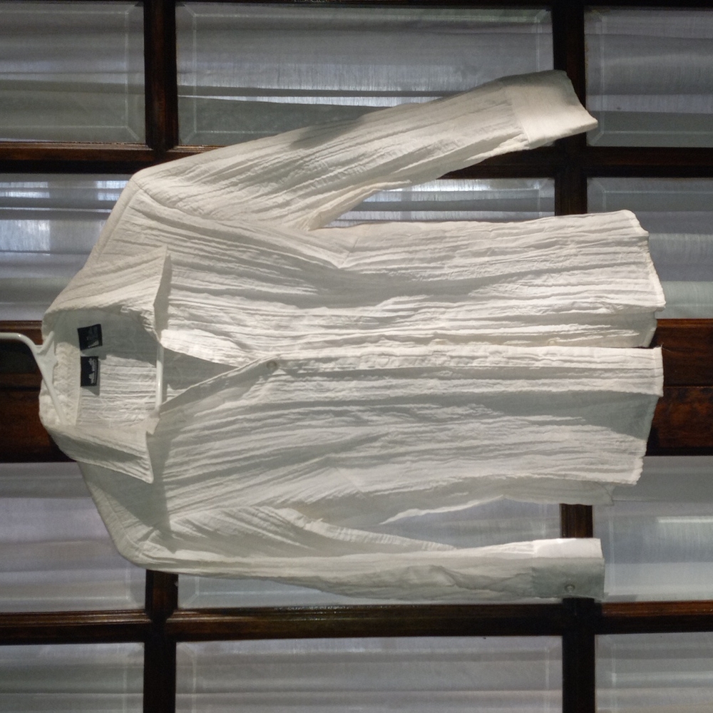 White button down shirt with thread detailing